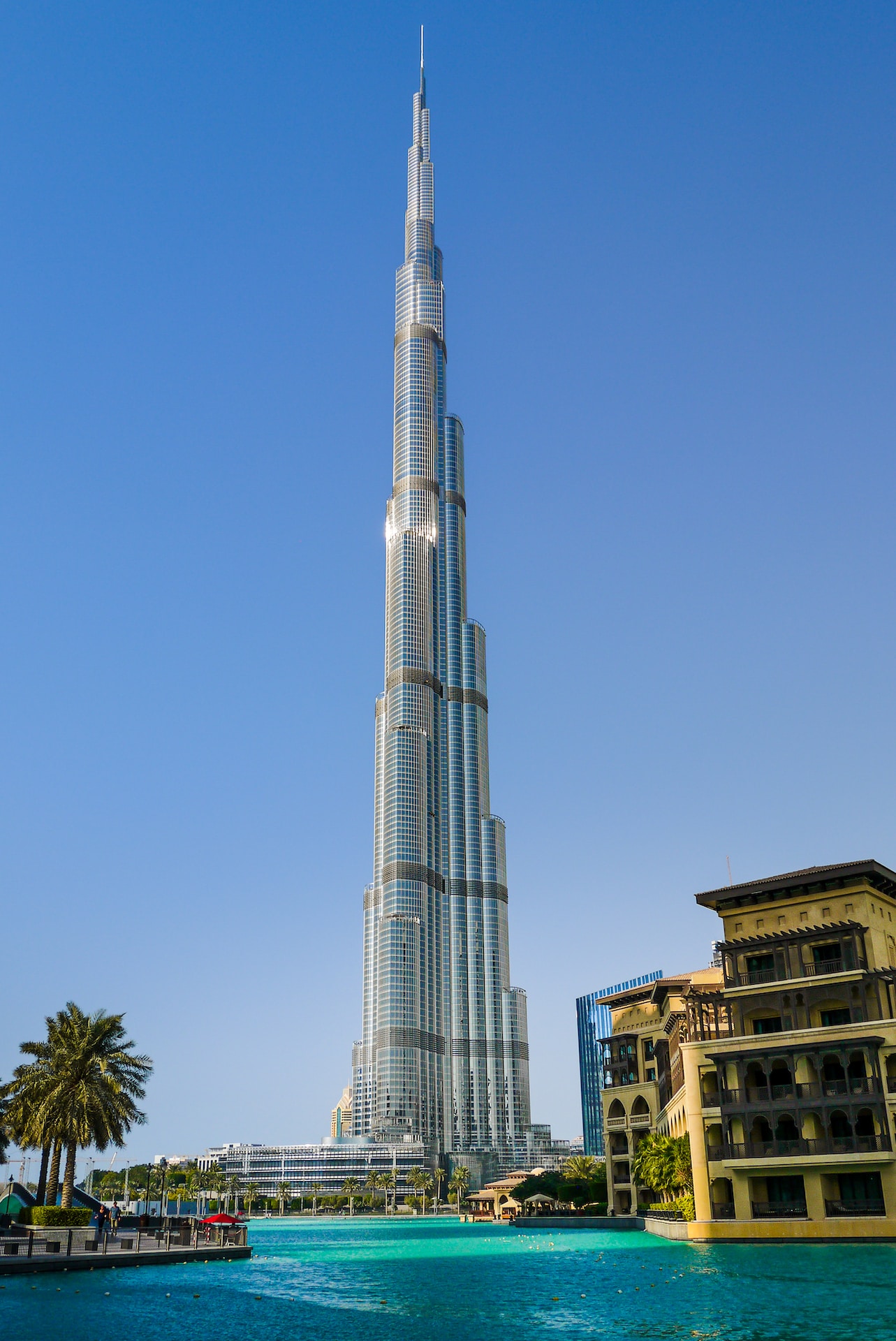 Who is the Indian owner of the Burj Khalifa flat?